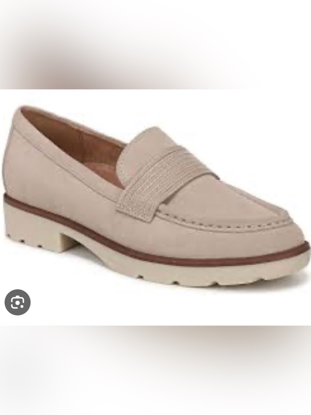 Vionic Corinne Leather Loafers in Beige US 9.5 Like New. Worn once.